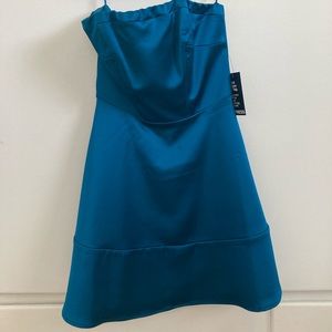 Strapless express dress
